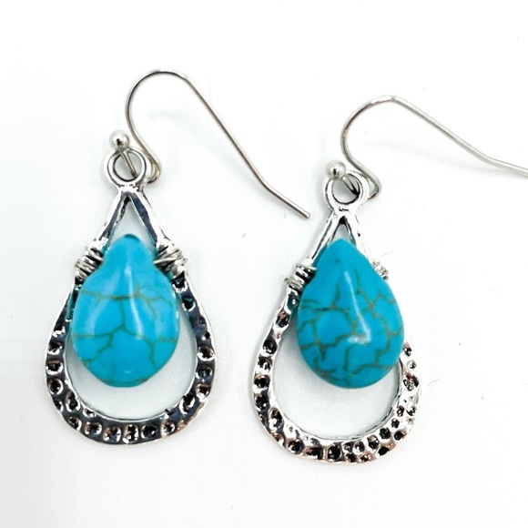 Definitely Della Jewelry - Boho Chic Festival Faux Turquoise and silver tone dangle earrings